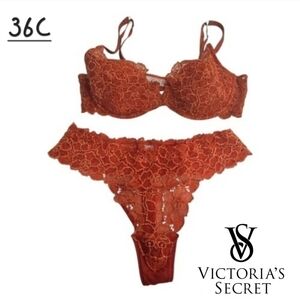 Vintage Victorias Secret VERY SEXY Lingerie Set - Bra Size 36C, Thong Size Large